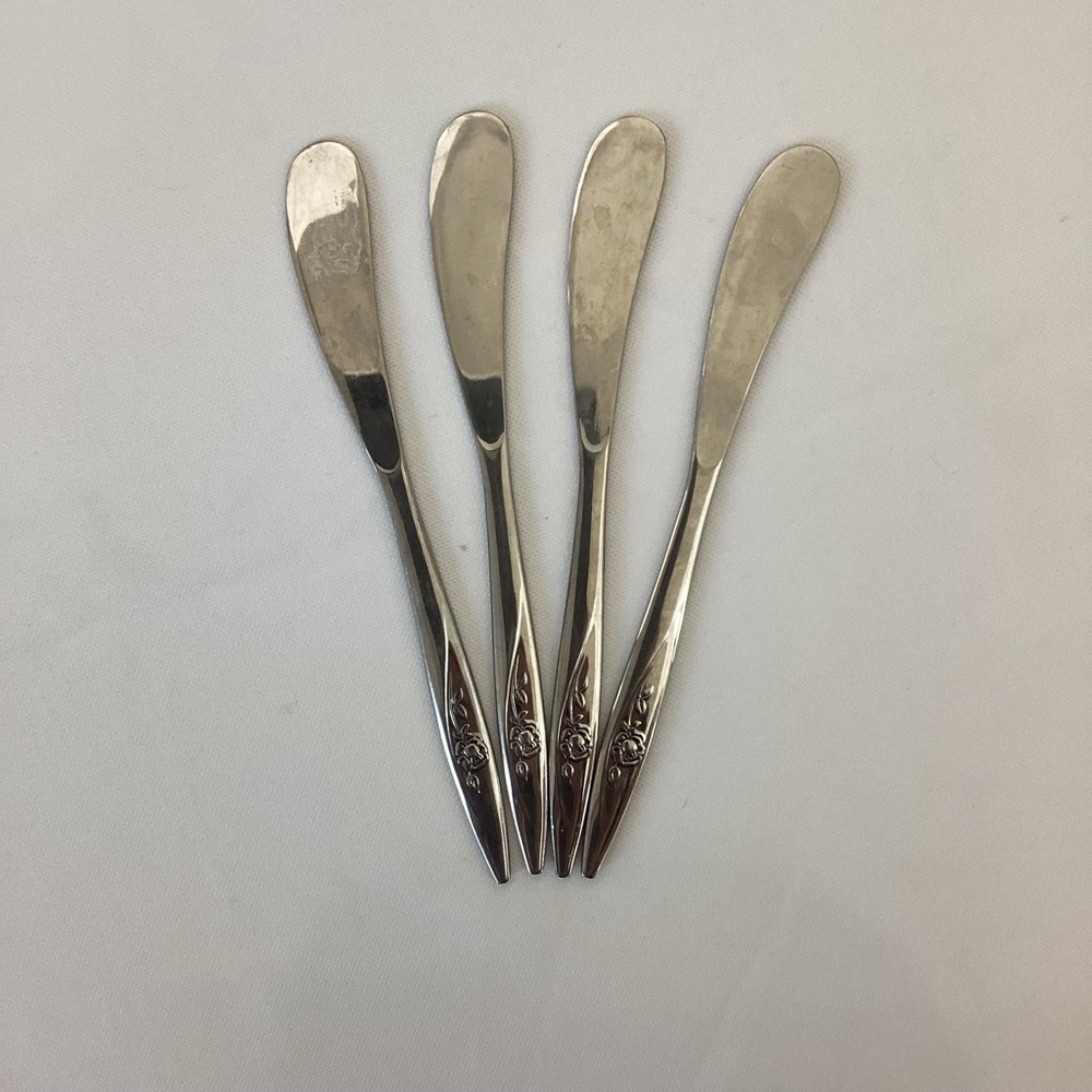 Oneida Lasting Rose Silverware Set - Picture 6 of 13